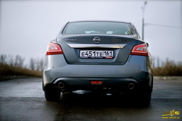 Народный аристократ: тест-драйв Nissan Teana